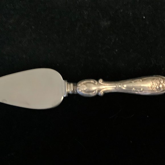 Vintage Sterling Silver Floral Cheese Server - Picture 2 of 6